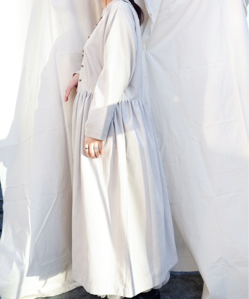 sakishimatokyo（サキシマトーキョー）の「【ZOZO限定】サキシマamp「ダブルボタンワンピース」（ワンピース・レディース・ベージュ/カーキ・FREE）」の3枚目の写真