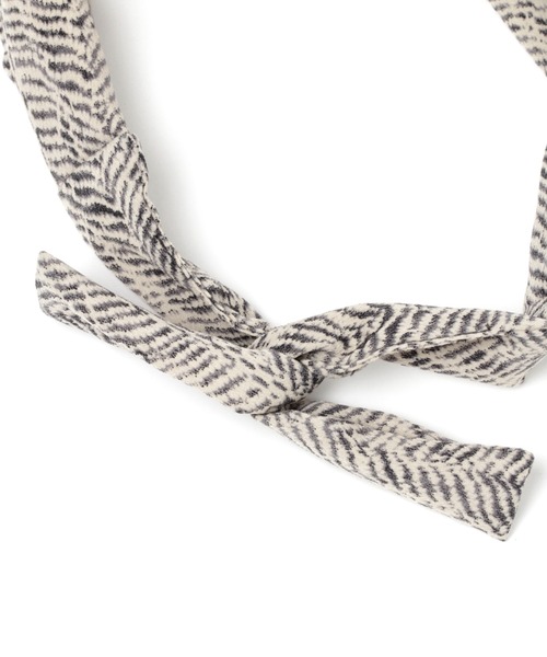 LEPSIM(レプシィム)の「ヒネリワイヤーターバン 937117(ヘアバンド・レディース・チャコールグレー/ブラック/イエロー/グレイッシュベージュ・ONE SIZE)」の11枚目の写真