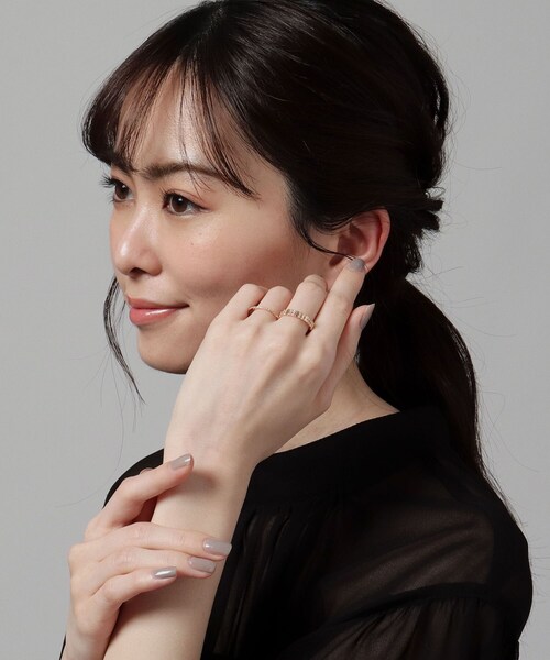 COCOSHNIK(ココシュニック)の「K10ダイヤモンド 縄目×平打ちリング(リング・レディース・アイボリー系・14号/12号/10号)」の6枚目の写真