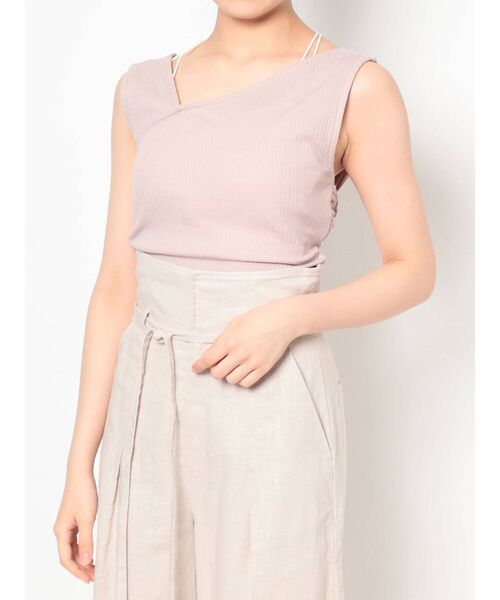 MERCURYDUO(マーキュリーデュオ)の「バックシャンアシメネックリブカットソー(Tシャツ/カットソー・レディース・レッド/ベビーピンク/ブラウン・FREE)」の1枚目の写真
