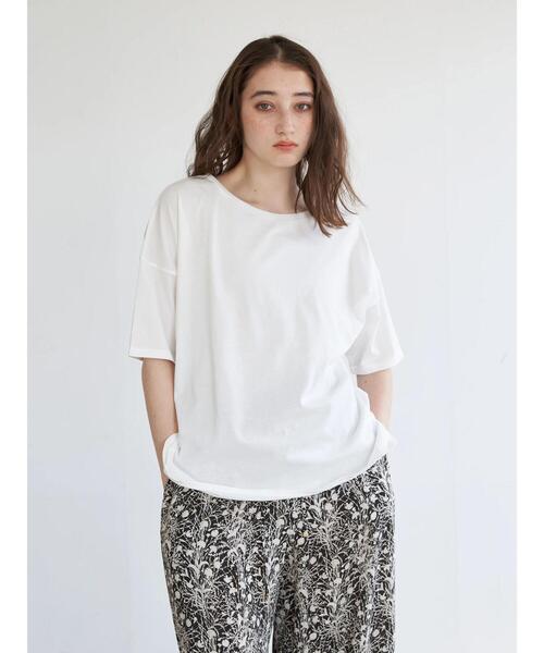 YECCA VECCA(イェッカヴェッカ)の「ラウンドヘム5分袖カットソー *(Tシャツ/カットソー・レディース・カーキ/ブラック/ベージュ/オフホワイト・FREE)」の9枚目の写真