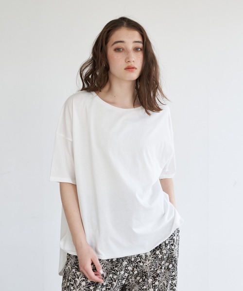 YECCA VECCA(イェッカヴェッカ)の「ラウンドヘム5分袖カットソー *(Tシャツ/カットソー・レディース・カーキ/ブラック/ベージュ/オフホワイト・FREE)」の2枚目の写真