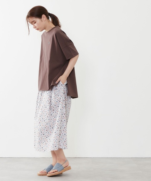POU DOU DOU(プードゥドゥ)の「USコットンオーバーサイズTee(Tシャツ/カットソー・レディース・ライトブルー/ブラウン/オフホワイト/オレンジ・3)」の6枚目の写真