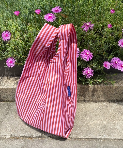 BAGGU（バグー）の「【BAGGU/バグゥ】BABY BAGGU NEW（エコバッグ/サブバッグ・レディース・レッド/サックスブルー/グリーン・FREE）」の3枚目の写真