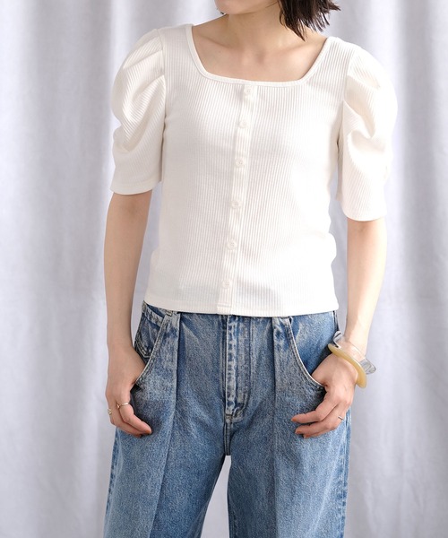 ＡＮＤＪ（アンドジェイ）の「パワーショルダースクエアネックテレコTシャツ（Tシャツ/カットソー・レディース・モカ/ブラック/カーキ/オフホワイト・M）」の7枚目の写真