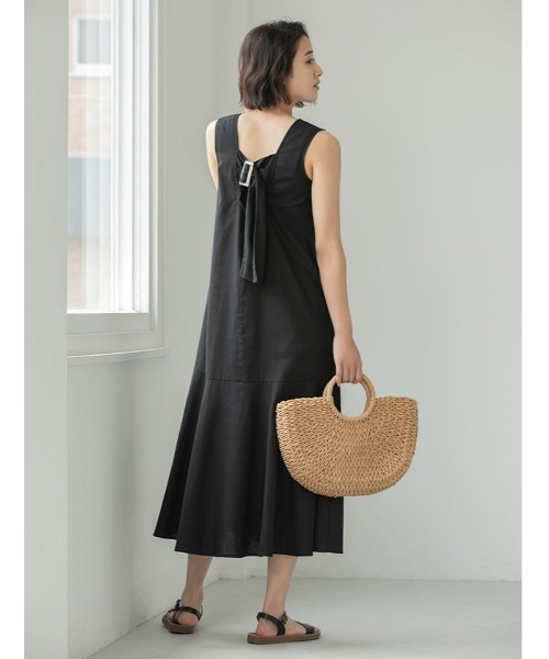 fifth(フィフス)の「バックベルトマーメイドリネンワンピース(ワンピース・レディース・ブラック/ライトベージュ・SMALL/MEDIUM)」の2枚目の写真