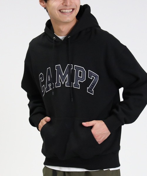 CAMP7(キャンプセブン)の「【CAMP7】カレッジ刺繍スウェットパーカー(パーカー・メンズ・ブラック/オフホワイト/グリーン・S/M/L/XL)」の1枚目の写真