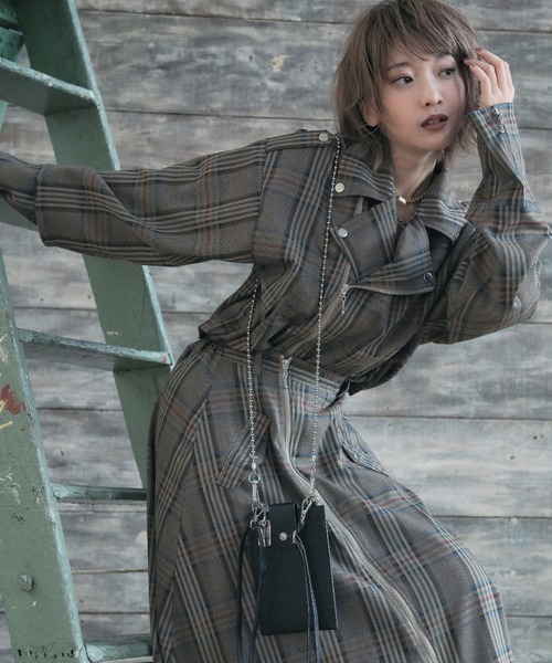 jouetie（ジュエティ）の「【jouetie/ジュエティ】スマホ入付 ウォレットショルダーバッグ ２WAYストラップ（ショルダーバッグ・レディース・ブラック/ダークグリーン/ダークブラウン/ベージュ/アイボリー/キャメル/ワイン・FREE）」の18枚目の写真