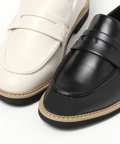 studio CLIP（スタディオクリップ）の「軽いコインローファー（ローファー・レディース・ブラック/オフホワイト・MEDIUM/LARGE）」の5枚目の写真