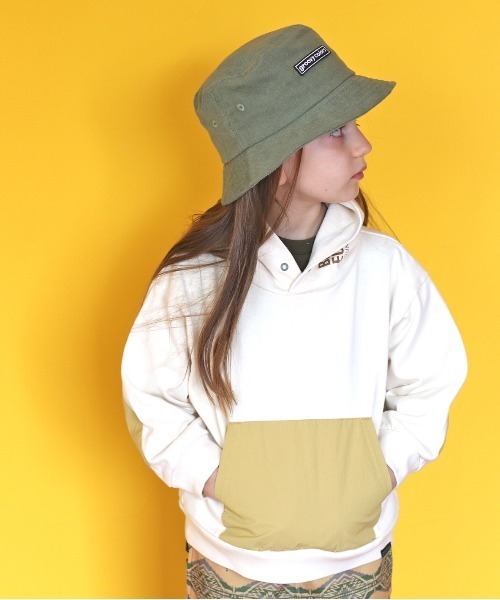 GROOVY COLORS（グルービーカラーズ）の「天竺 ツートーン BAT WING パーカー（パーカー・キッズ・ブラック/アイボリー・100/110/120）」の2枚目の写真