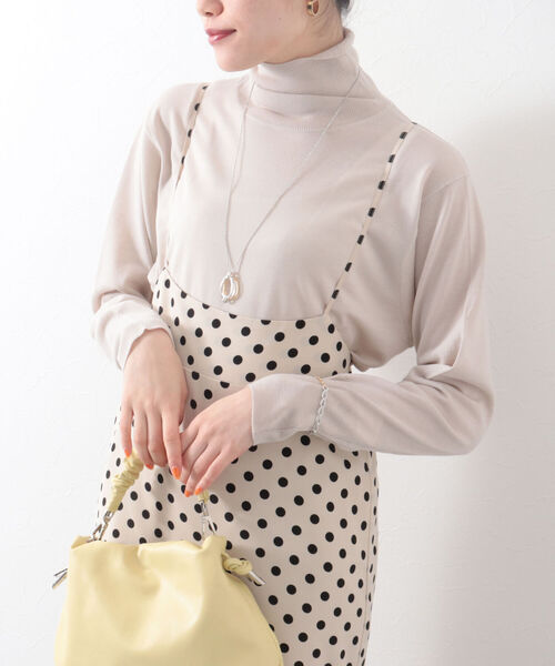 NOLLEY’S（ノーリーズ）の「14Gタートルネックプルオーバーウォッシャブルニット（ニット/セーター・レディース・ブラック/ベージュ/オフホワイト/ピンク/ブルー/マスタード・38）」の2枚目の写真