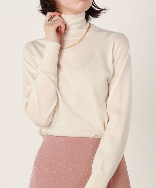 NOLLEY’S（ノーリーズ）の「14Gタートルネックプルオーバーウォッシャブルニット（ニット/セーター・レディース・ブラック/ベージュ/オフホワイト/ピンク/ブルー/マスタード・38）」の3枚目の写真