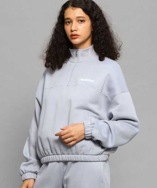 Calvin Klein Jeans（カルヴァンクラインジーンズ）の「マイクロ フロップ ハーフジップ スウェットシャツ（スウェット・レディース・ブラック/グレー系その他・S/M/L/XS）」の2枚目の写真