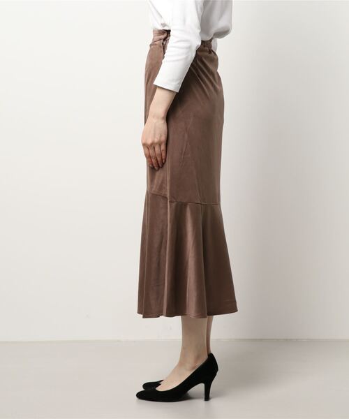 FREE'S MART（フリーズマート）の「【Sシリーズ対応】フェイクスウェードマーメイドスカート（スカート・レディース・ベージュ/ブラウン/イエロー・SMALL/MEDIUM）」の5枚目の写真