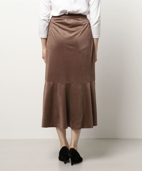 FREE'S MART（フリーズマート）の「【Sシリーズ対応】フェイクスウェードマーメイドスカート（スカート・レディース・ベージュ/ブラウン/イエロー・SMALL/MEDIUM）」の4枚目の写真