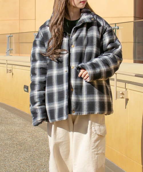 PairPair（ペアペア）の「チェック中綿ブルゾン(ユニセックス)（ブルゾン・レディース・ブラック/グレー・FREE）」の3枚目の写真