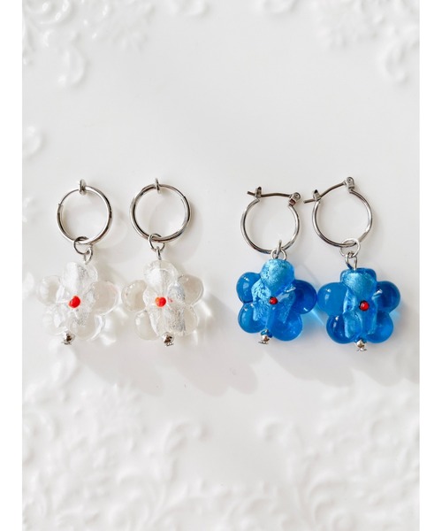 tone（トーン）の「【ellie】glass flowerピアス(MA)（ピアス（両耳用）・レディース・ブルー/クリア・FREE）」の5枚目の写真