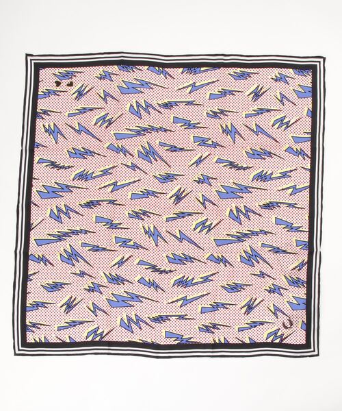 FRED PERRY（フレッドペリー）の「Amy Winehouse Lightning Print Silk Scarf（ストール/ショール・レディース・ブラック・ONE SIZE）」の2枚目の写真