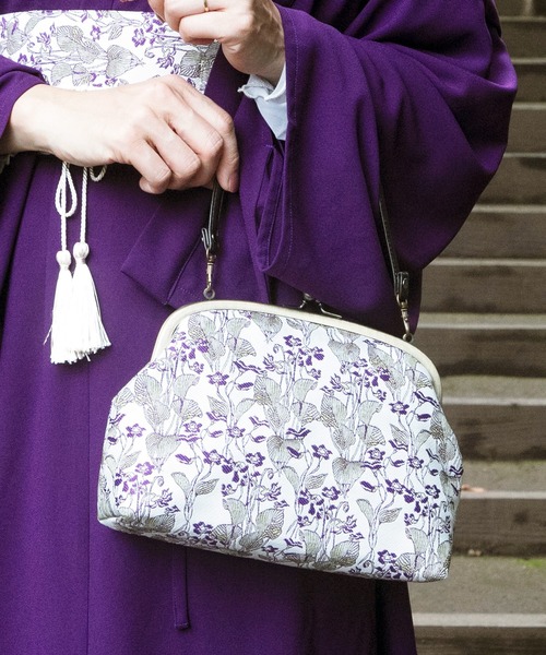 カヤ（カヤ）の「【カヤ】-SHIKI-四季 春風がま口ハンドバッグ（ハンドバッグ・レディース・グリーン/ブルー/イエロー/ネイビー/その他1/その他2/レッド/バイオレット・FREE）」の4枚目の写真