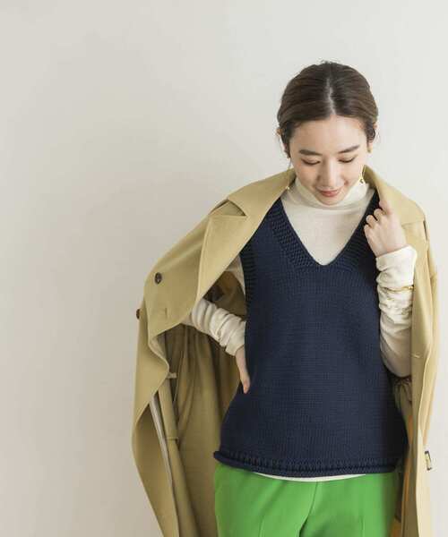 URBAN RESEARCH（アーバンリサーチ）の「ローゲージVネックニットベスト（ニット/セーター・レディース・ネイビー/オフホワイト・FREE）」の19枚目の写真