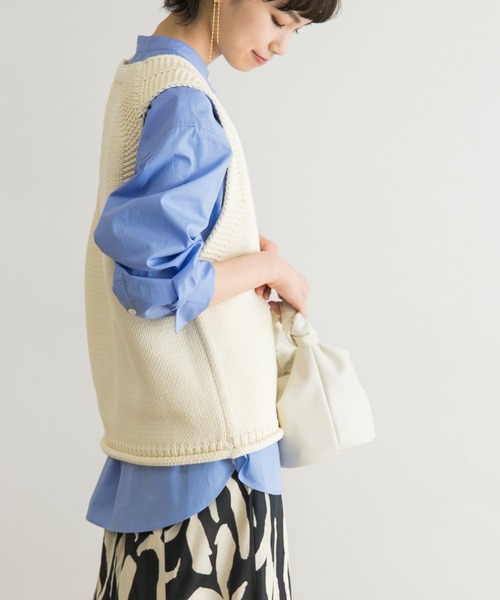 URBAN RESEARCH（アーバンリサーチ）の「ローゲージVネックニットベスト（ニット/セーター・レディース・ネイビー/オフホワイト・FREE）」の7枚目の写真