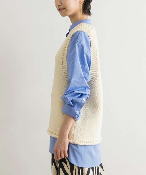 URBAN RESEARCH（アーバンリサーチ）の「ローゲージVネックニットベスト（ニット/セーター・レディース・ネイビー/オフホワイト・FREE）」の13枚目の写真