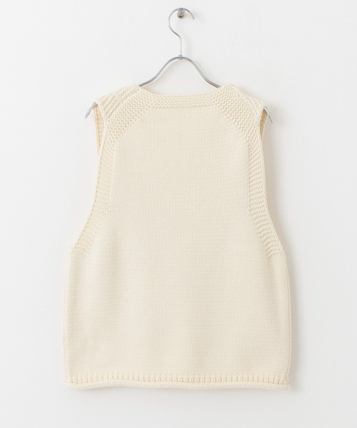 URBAN RESEARCH（アーバンリサーチ）の「ローゲージVネックニットベスト（ニット/セーター・レディース・ネイビー/オフホワイト・FREE）」の4枚目の写真