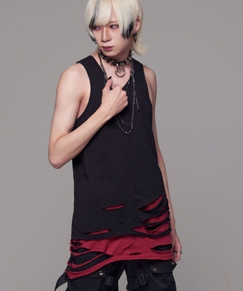 CIVARIZE(シヴァーライズ)の「『CIVARIZE/シヴァーライズ』裾クラッシュ加工フェイクレイヤードタンクトップ(タンクトップ・メンズ・マルチ/ブラック×ホワイト/ブラック×レッド/ブラック×ブルー・M/L)」の3枚目の写真