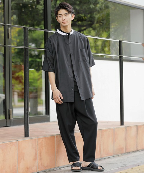 Beno(ビーノ)の「クレリックバンドカラー ドレープオーバーシャツ(シャツ/ブラウス・メンズ・ブルーグリーン/チャコールグレー/グレイッシュブルー/ホワイト/グレイッシュベージュ/ブラック・L/M)」の21枚目の写真