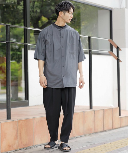 Beno(ビーノ)の「クレリックバンドカラー ドレープオーバーシャツ(シャツ/ブラウス・メンズ・ブルーグリーン/チャコールグレー/グレイッシュブルー/ホワイト/グレイッシュベージュ/ブラック・L/M)」の19枚目の写真