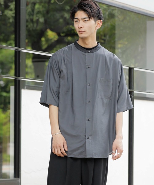 Beno(ビーノ)の「クレリックバンドカラー ドレープオーバーシャツ(シャツ/ブラウス・メンズ・ブルーグリーン/チャコールグレー/グレイッシュブルー/ホワイト/グレイッシュベージュ/ブラック・L/M)」の18枚目の写真