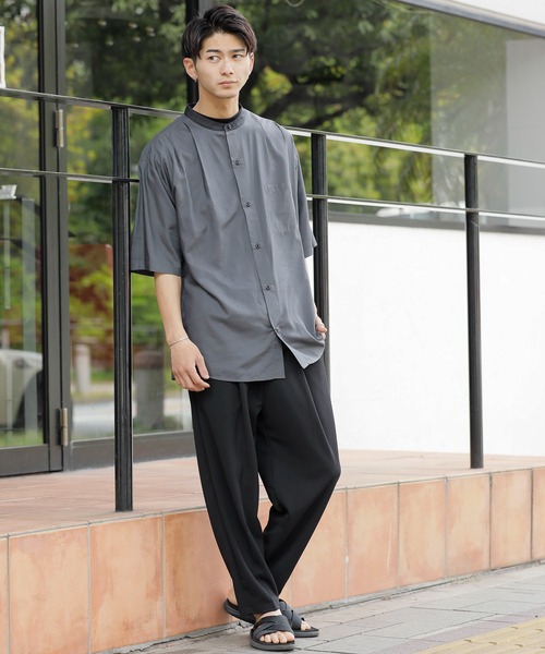 Beno(ビーノ)の「クレリックバンドカラー ドレープオーバーシャツ(シャツ/ブラウス・メンズ・ブルーグリーン/チャコールグレー/グレイッシュブルー/ホワイト/グレイッシュベージュ/ブラック・L/M)」の16枚目の写真