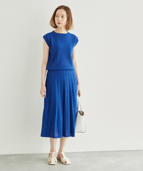 ROPE' PICNIC(ロペピクニック)の「クルーネックプリーツニットワンピース(ワンピース・レディース・ブラック/ブラウン/グリーン/ブルー・38/40)」の21枚目の写真