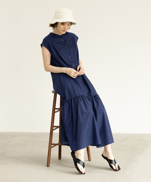 GeeRA(ジーラ)の「裾切替バンドカラーワンピース(ワンピース・レディース・ネイビー/ワインレッド・MEDIUM/LARGE)」の4枚目の写真