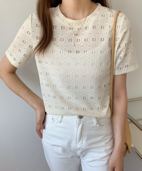 Diosfront(ディオスフロント)の「カットレースクルーネックトップス(Tシャツ/カットソー・レディース・ブラック/ベージュ/パープル/ホワイト・M/L)」の1枚目の写真
