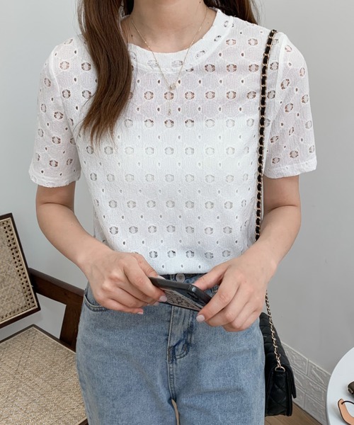 Diosfront(ディオスフロント)の「カットレースクルーネックトップス(Tシャツ/カットソー・レディース・ブラック/ベージュ/パープル/ホワイト・M/L)」の8枚目の写真