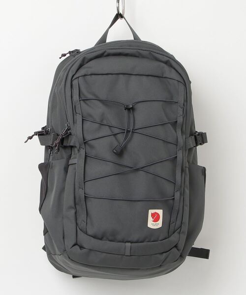 FJALL RAVEN (フェールラーベン)の「Skule 28 (FJALLRAVEN/フェールラーベン)(バックパック/リュック・レディース・レッド系1/ブラック/グリーン系1/テラコッタ/エメラルド/ネイビー/ライトグレー・ONE SIZE)」の3枚目の写真