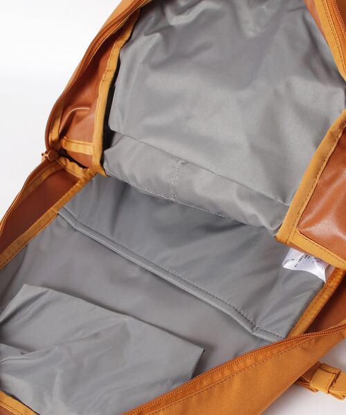 FJALL RAVEN (フェールラーベン)の「Skule 28 (FJALLRAVEN/フェールラーベン)(バックパック/リュック・レディース・レッド系1/ブラック/グリーン系1/テラコッタ/エメラルド/ネイビー/ライトグレー・ONE SIZE)」の8枚目の写真