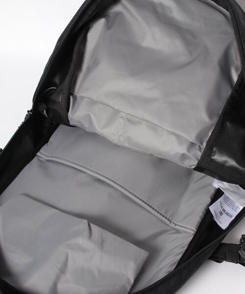 FJALL RAVEN (フェールラーベン)の「Skule 28 (FJALLRAVEN/フェールラーベン)(バックパック/リュック・レディース・レッド系1/ブラック/グリーン系1/テラコッタ/エメラルド/ネイビー/ライトグレー・ONE SIZE)」の11枚目の写真