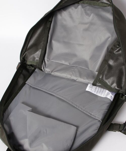 FJALL RAVEN (フェールラーベン)の「Skule 28 (FJALLRAVEN/フェールラーベン)(バックパック/リュック・レディース・レッド系1/ブラック/グリーン系1/テラコッタ/エメラルド/ネイビー/ライトグレー・ONE SIZE)」の9枚目の写真