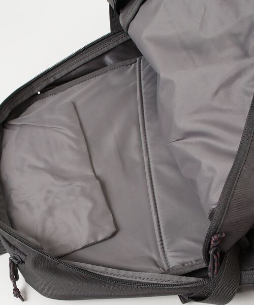 FJALL RAVEN (フェールラーベン)の「Skule 28 (FJALLRAVEN/フェールラーベン)(バックパック/リュック・レディース・レッド系1/ブラック/グリーン系1/テラコッタ/エメラルド/ネイビー/ライトグレー・ONE SIZE)」の17枚目の写真