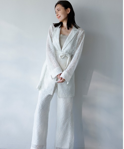 anuans（アニュアンス）の「オリジナルフラワーレースセミフレアパンツ  