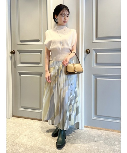 LILY BROWN（リリーブラウン）の「オーバルプレスドイヤリング（イヤリング・レディース・ゴールド/シルバー・FREE）」の21枚目の写真