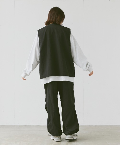 flaner(フラネ)の「Loose military nylon vest/ルーズミリタリーナイロンベスト(ベスト・レディース・カーキ/ブラック・MEDIUM/LARGE)」の20枚目の写真