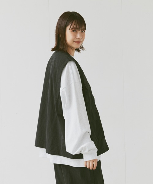 flaner(フラネ)の「Loose military nylon vest/ルーズミリタリーナイロンベスト(ベスト・レディース・カーキ/ブラック・MEDIUM/LARGE)」の11枚目の写真