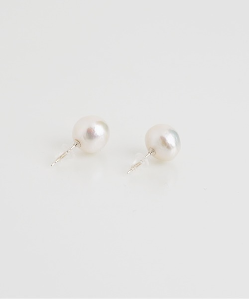 ISOLATION(アイソレーション)の「【ISOLATION / アイソレーション】 Baroque Pearl pierce / バロックパールピアス / 両耳(ピアス(両耳用)・レディース・ホワイト・FREE)」の3枚目の写真