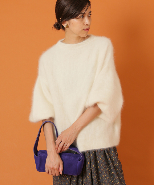 IENA LA BOUCLE(イエナラブークル)の「IENA LA BOUCLE ラクーンファーニットプルオーバー(ニット/セーター・レディース・ブラック/チャコールグレー/ホワイト/パープル・FREE)」の2枚目の写真