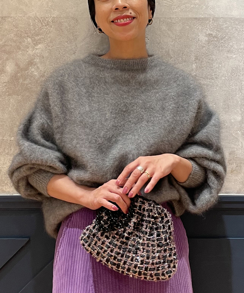 IENA LA BOUCLE(イエナラブークル)の「IENA LA BOUCLE ラクーンファーニットプルオーバー(ニット/セーター・レディース・ブラック/チャコールグレー/ホワイト/パープル・FREE)」の3枚目の写真