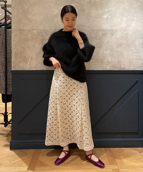 IENA LA BOUCLE(イエナラブークル)の「IENA LA BOUCLE ラクーンファーニットプルオーバー(ニット/セーター・レディース・ブラック/チャコールグレー/ホワイト/パープル・FREE)」の17枚目の写真