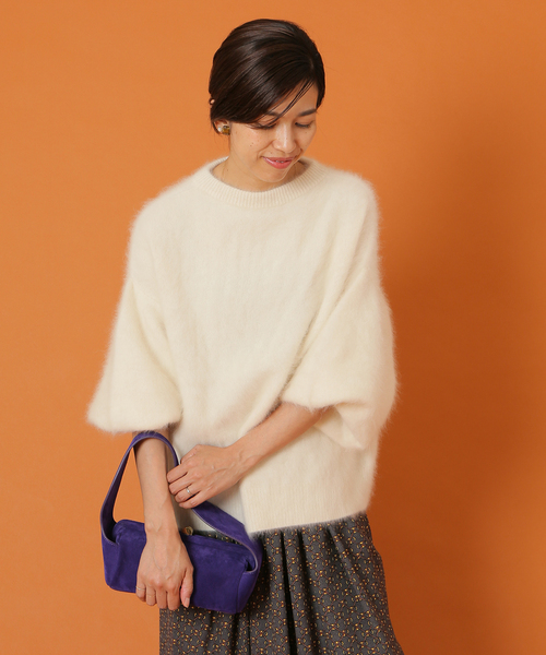 IENA LA BOUCLE(イエナラブークル)の「IENA LA BOUCLE ラクーンファーニットプルオーバー(ニット/セーター・レディース・ブラック/チャコールグレー/ホワイト/パープル・FREE)」の6枚目の写真